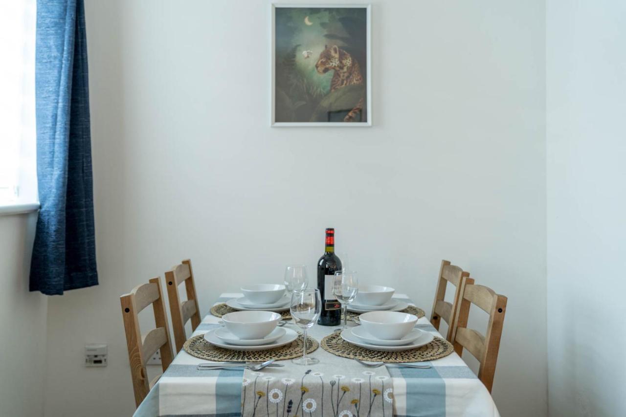 2 Bedroom Flat Near London Excel Экстерьер фото